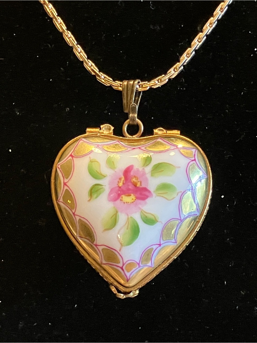 VINTAGE ROCHARD HAND-PAINTED LIMOGE PORCELAIN HEART SHAPED LOCKET ON CHAIN - Picture 4 of 10